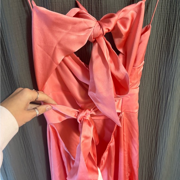 Lucy in the Sky Satin Front Twist Strappy Maxi Dress in Coral Size Large - Picture 8 of 12
